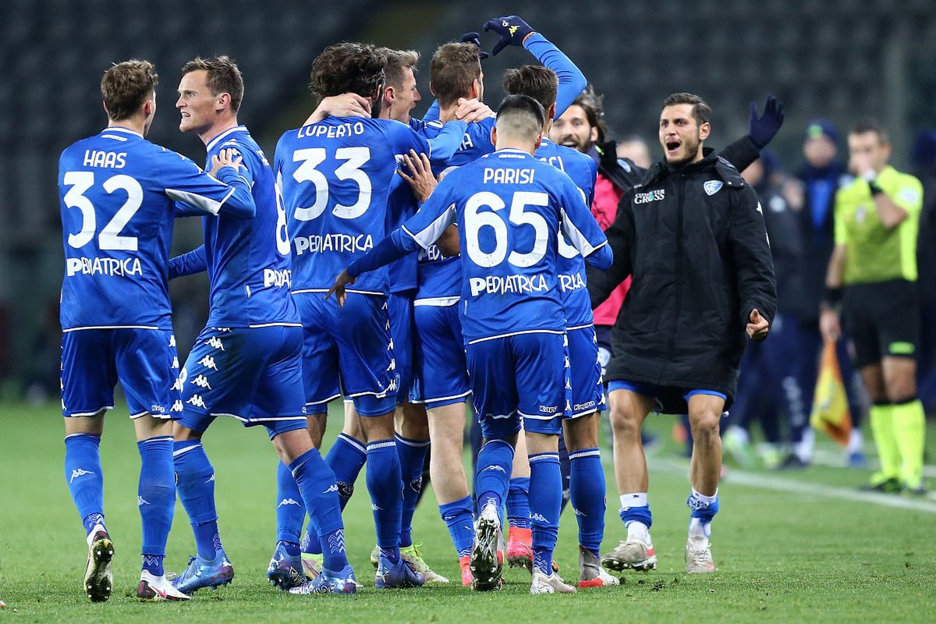 更换两名副 更换两名副