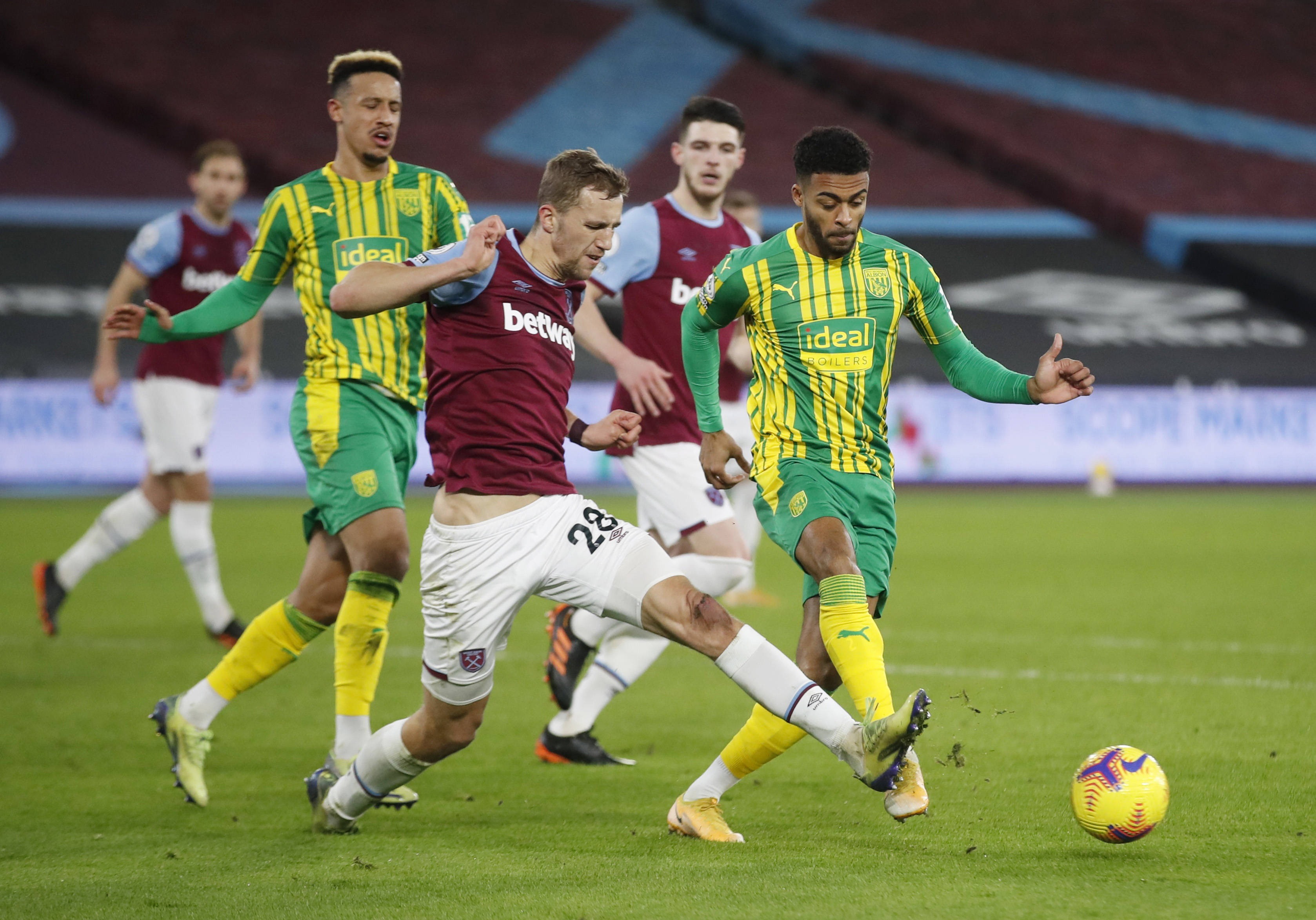 牙赢得了首 牙赢得了首